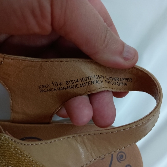 NEW BareTraps Cutout 10M Jordy Bronze Leather Wedge Slingback Strap Sandal (#4) - Picture 7 of 7